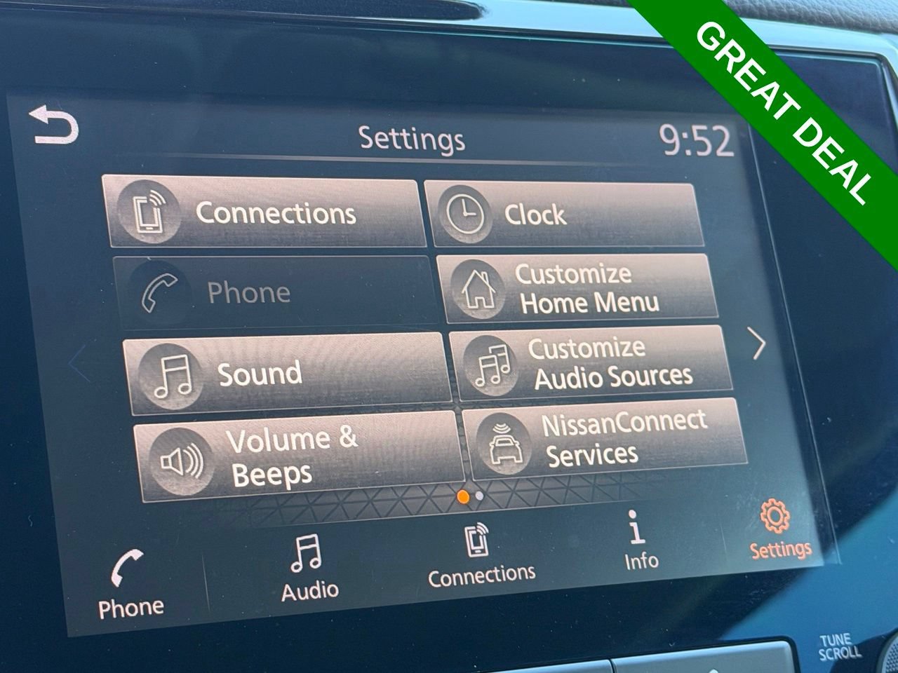 Used 2024 Nissan Titan SV w/ SV Convenience Package RWD image 27
