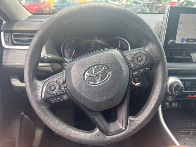 Used 2024 Toyota RAV4 XLE FWD video 2