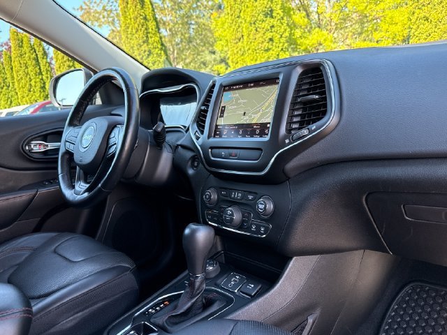 Used 2021 Jeep Cherokee Trailhawk AWD/4WD image 24