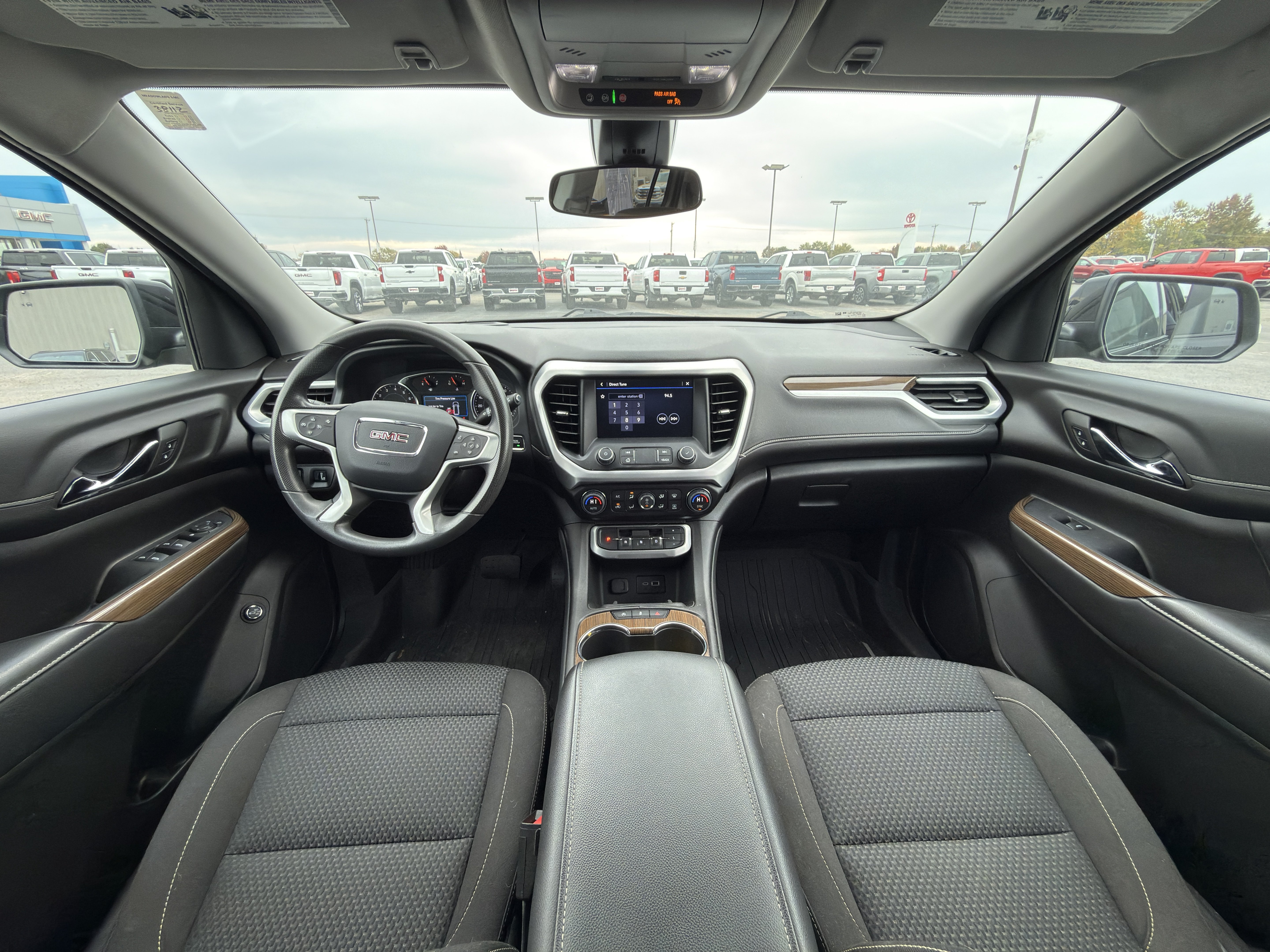 Used 2023 GMC Acadia SLE w/ Driver Convenience Package AWD/4WD image 10