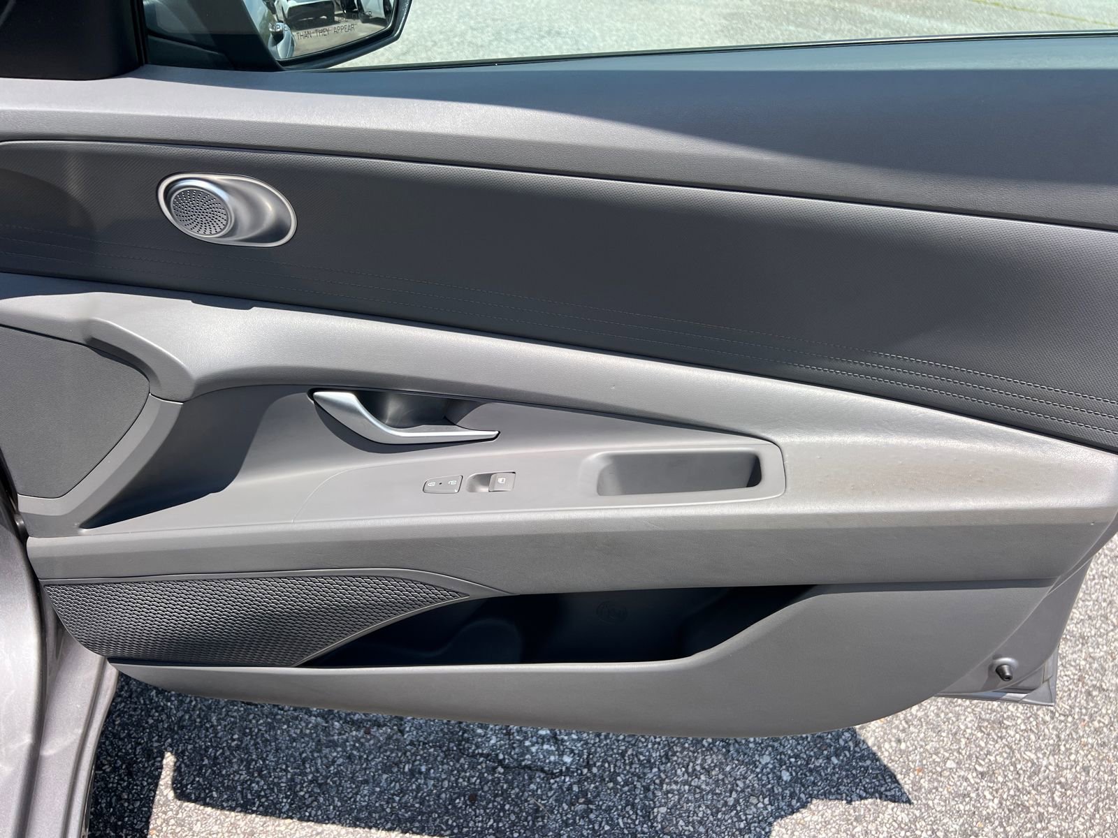 Used 2022 Hyundai Elantra SEL w/ Preferred Accessory Package FWD image 13