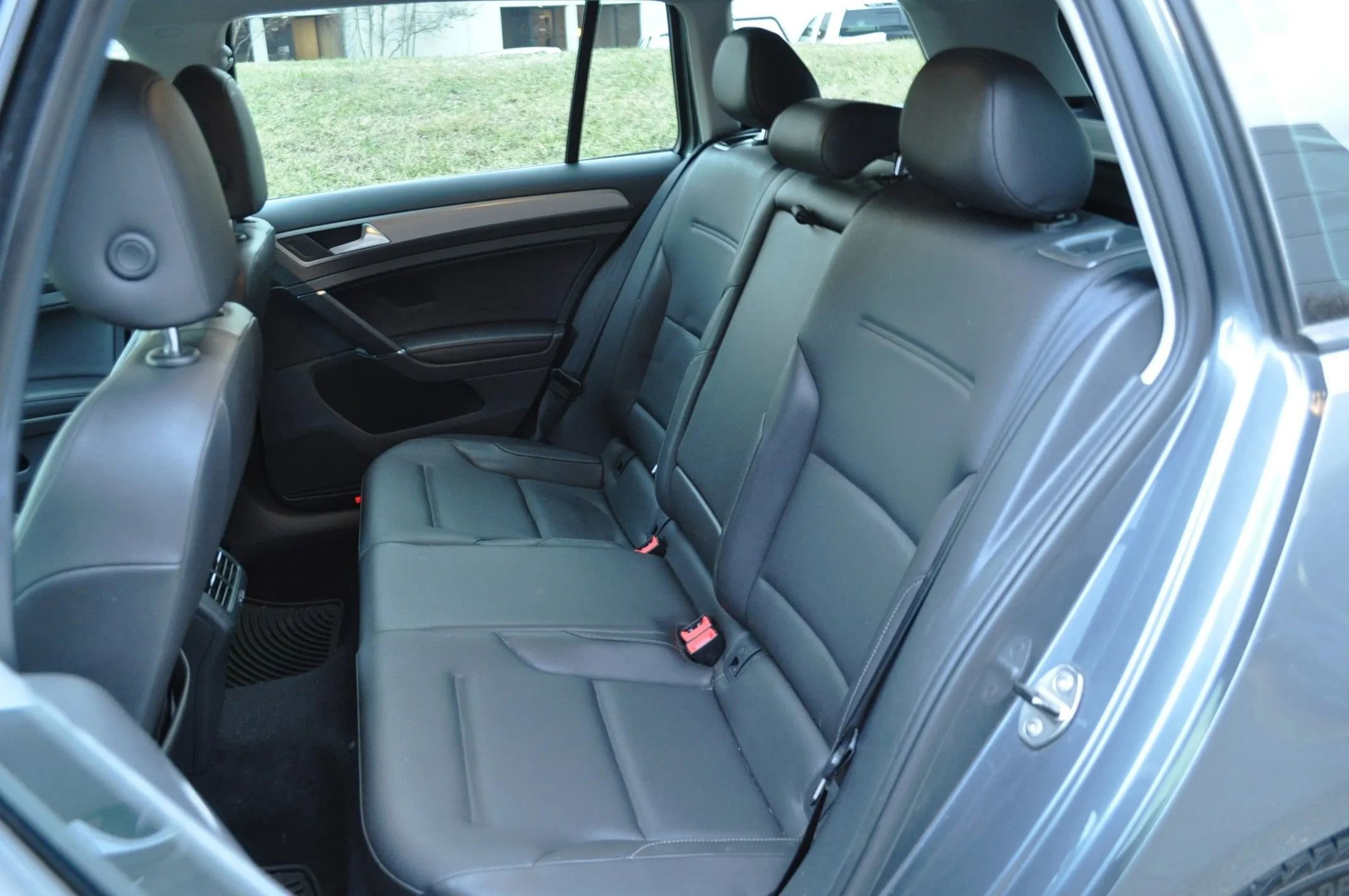 Used 2015 Volkswagen Golf S image 13