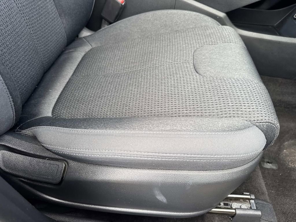 Used 2021 Hyundai Santa Fe SE image 13