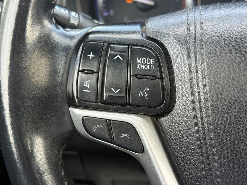 Used 2019 Toyota Highlander SE image 16