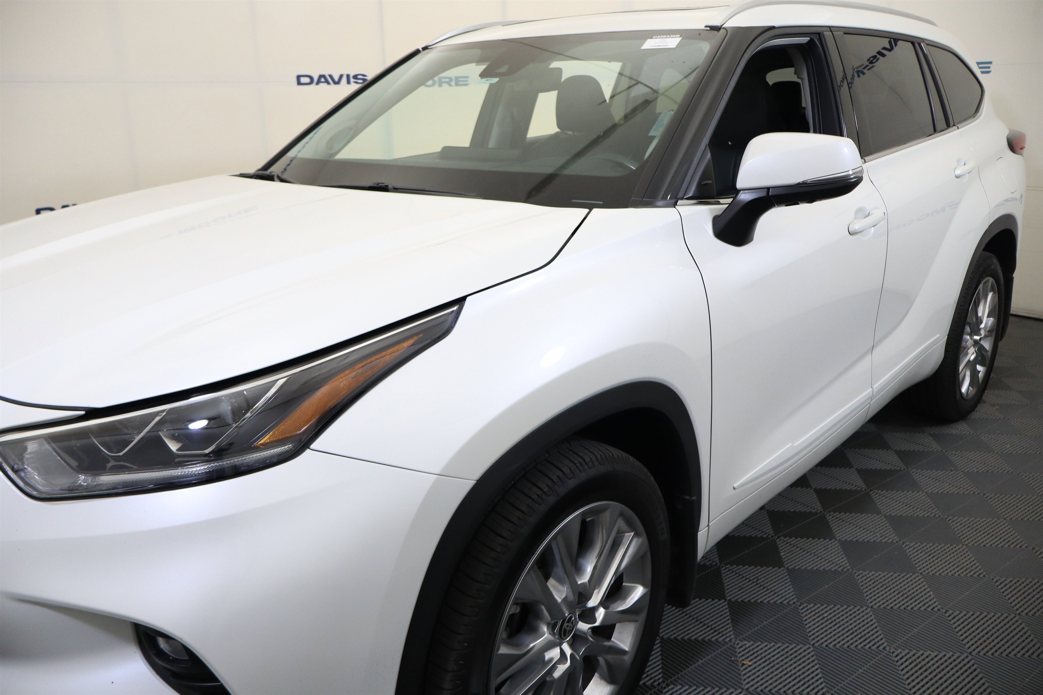 Used 2021 Toyota Highlander Limited AWD/4WD image 13