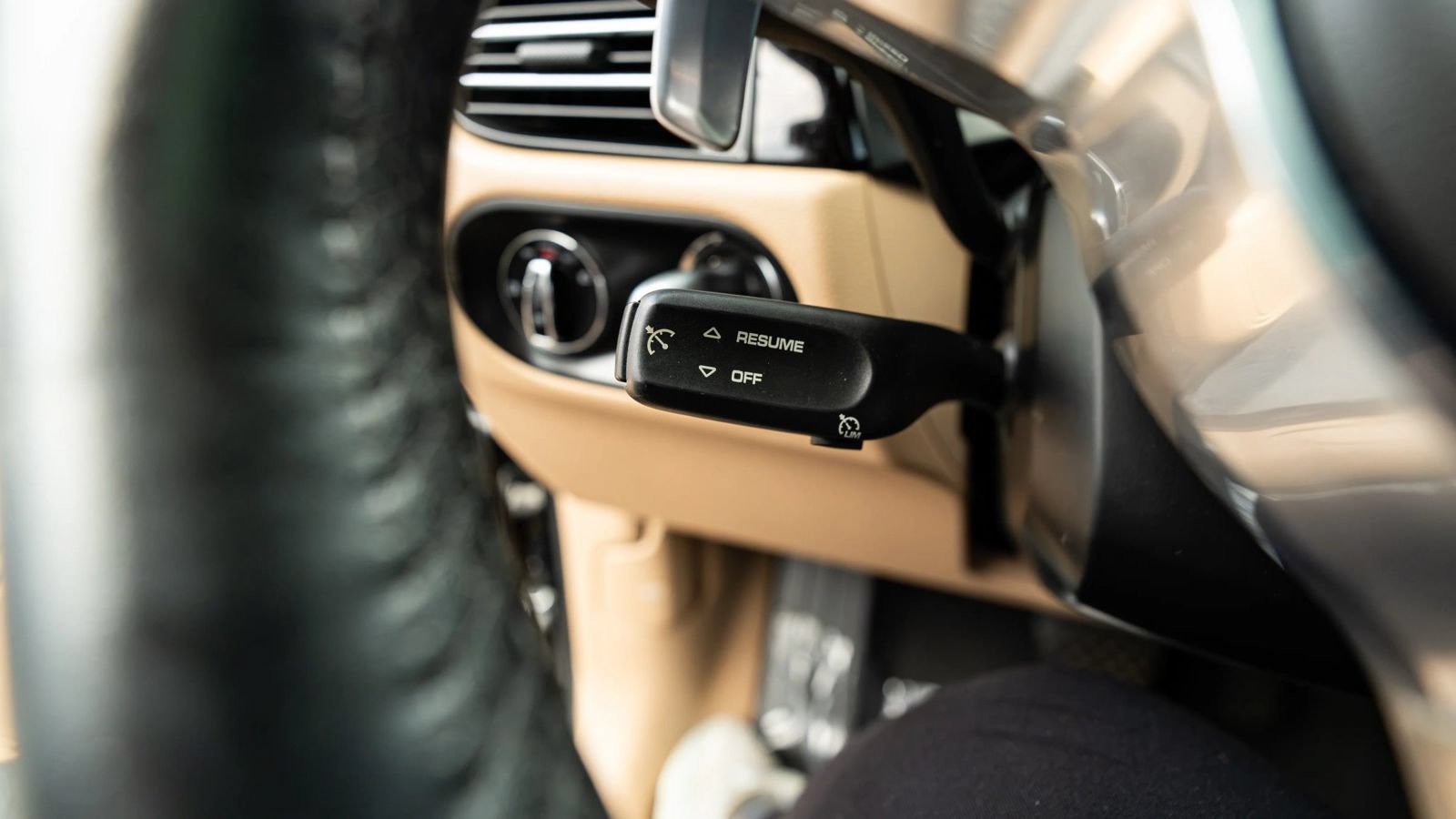 Used 2019 Porsche Macan AWD/4WD image 44
