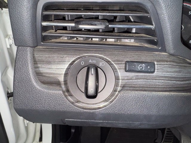 Used 2020 Volkswagen Passat 2.0T R-Line FWD image 25