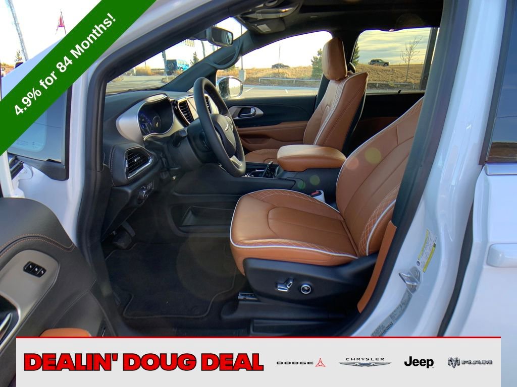 New 2026 Chrysler Pacifica Pinnacle image 9