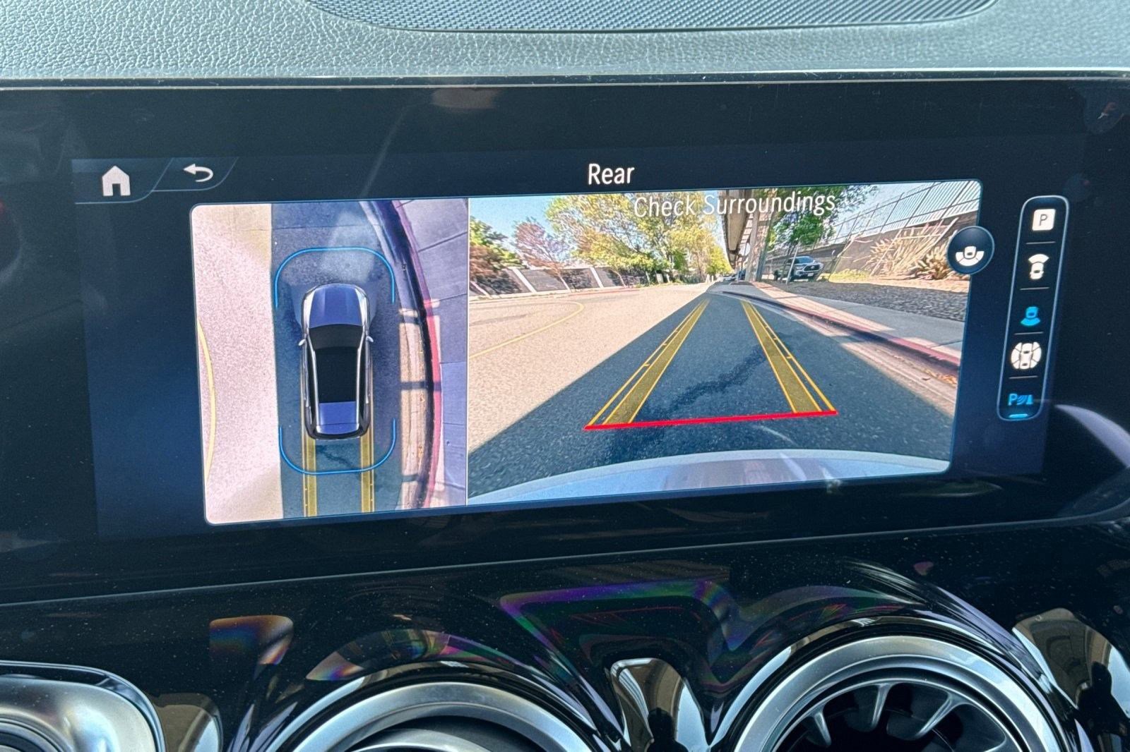 Used 2025 Mercedes-Benz GLB 35 AMG 4MATIC image 12