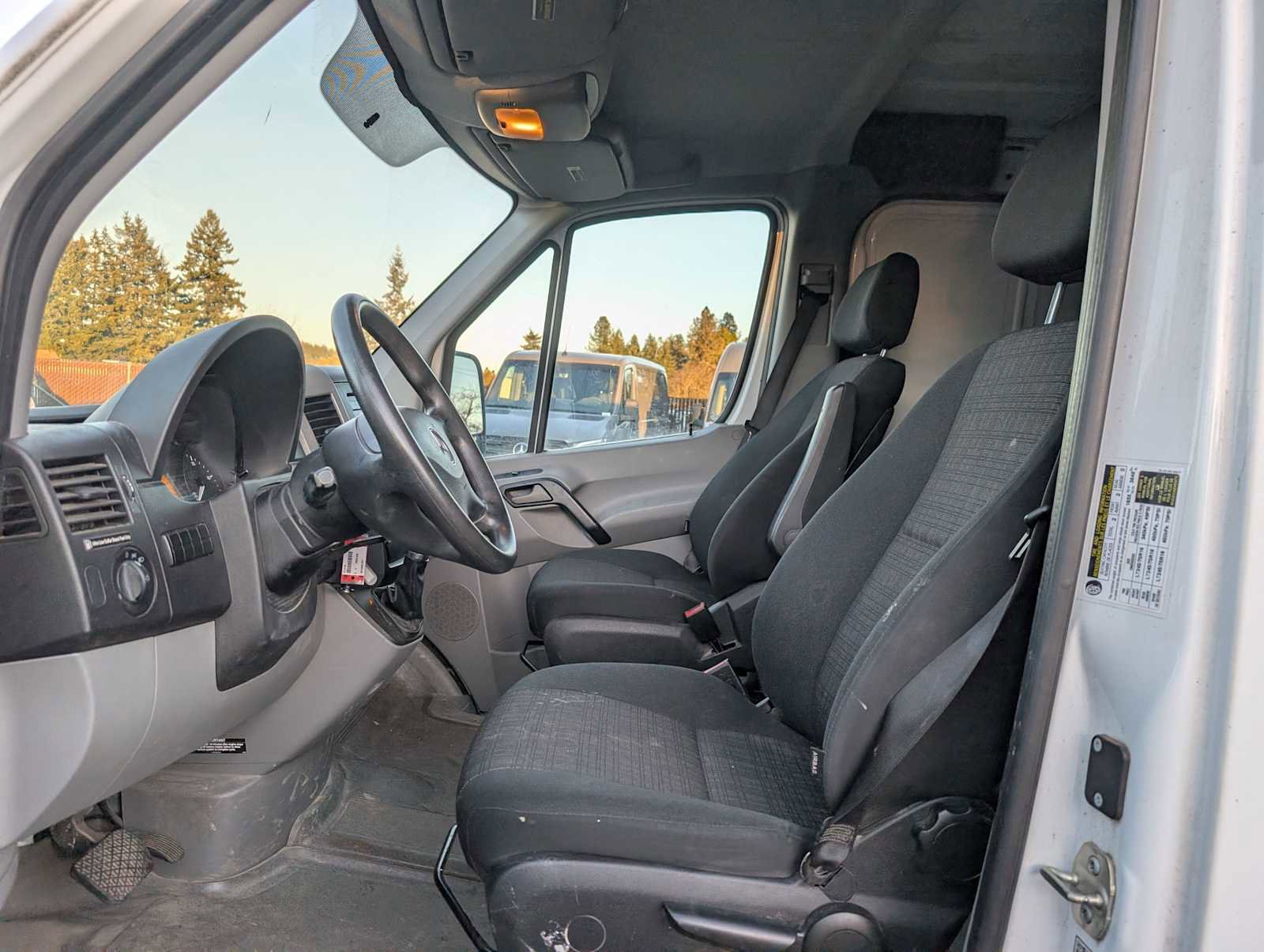 Used 2018 Mercedes-Benz Sprinter 2500 image 21