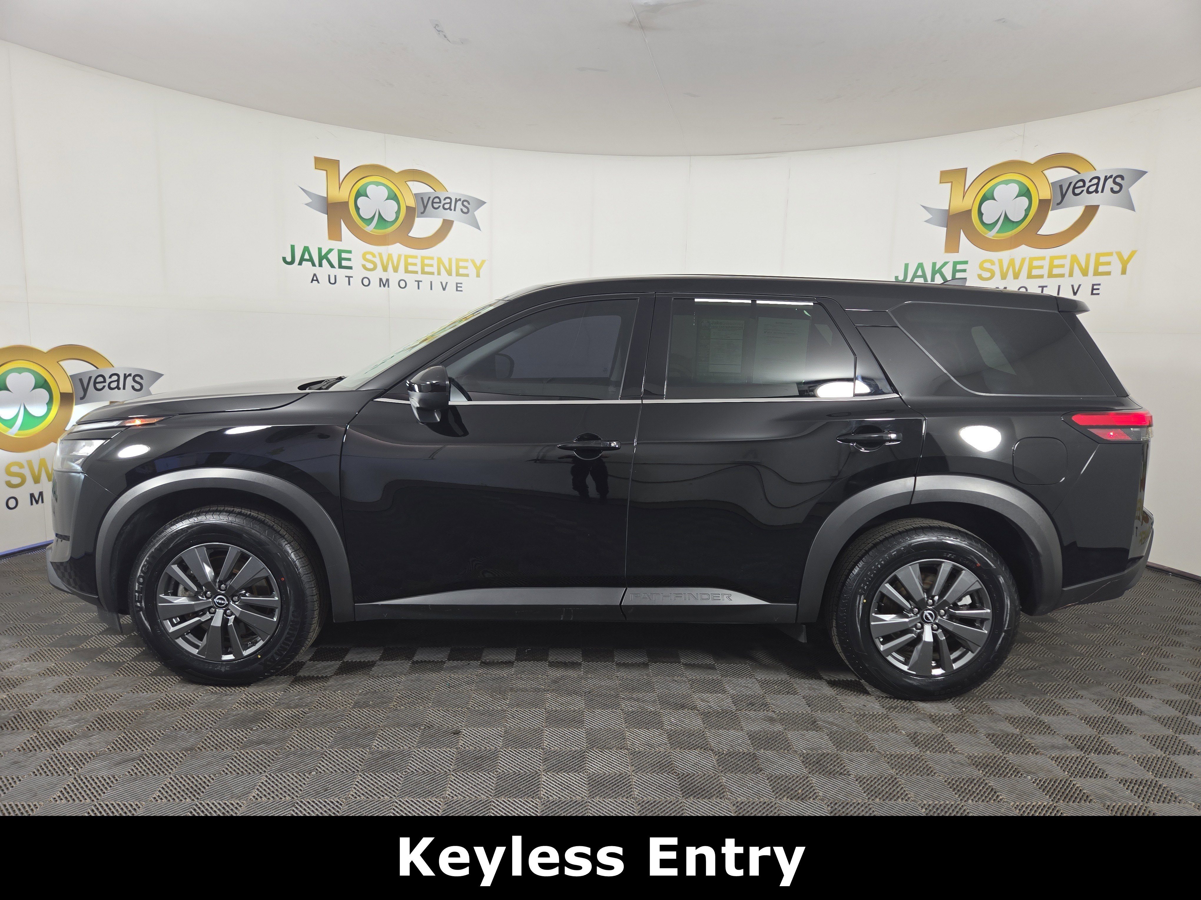 Used 2024 Nissan Pathfinder S image 4