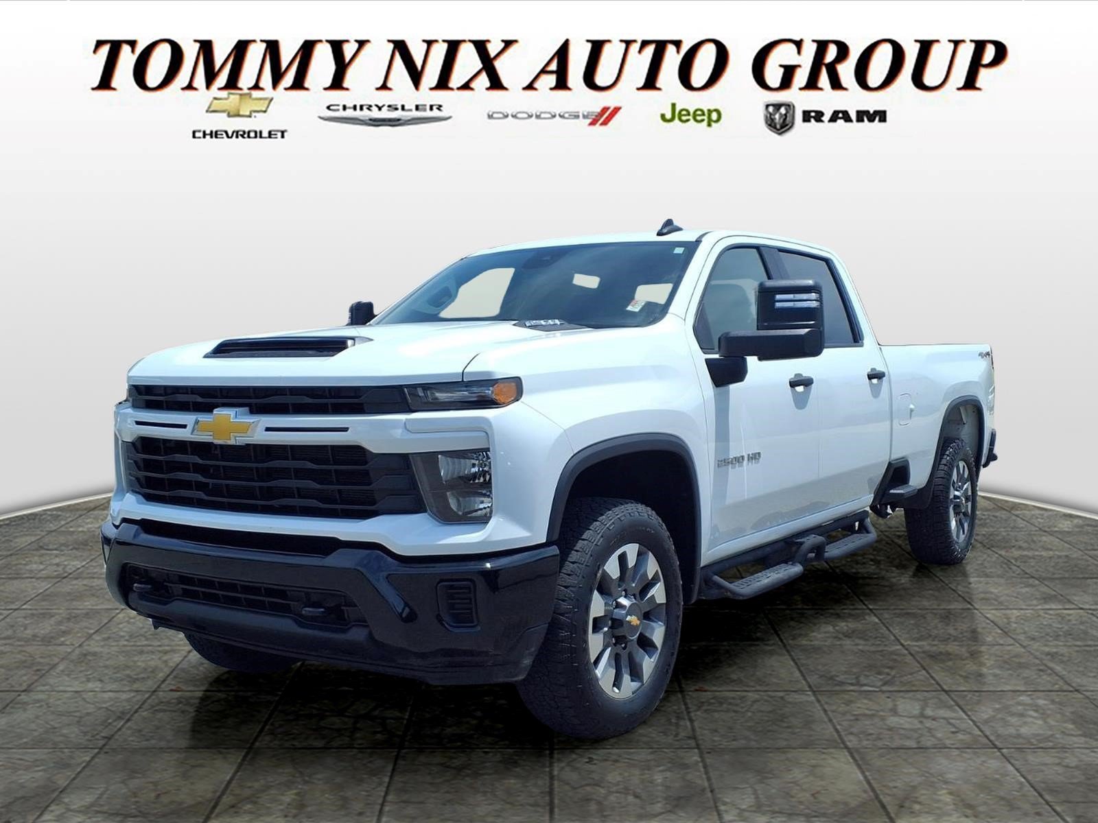 Used 2024 Chevrolet Silverado 2500 Custom w/ Custom Convenience Package AWD/4WD image 1