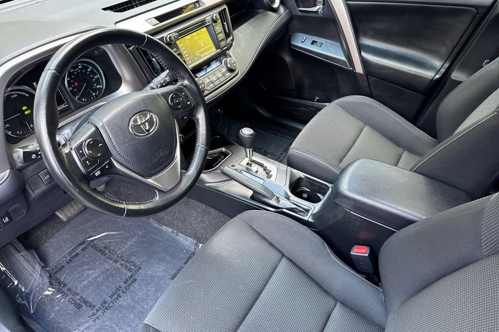 Certified 2018 Toyota RAV4 XLE AWD/4WD image 9