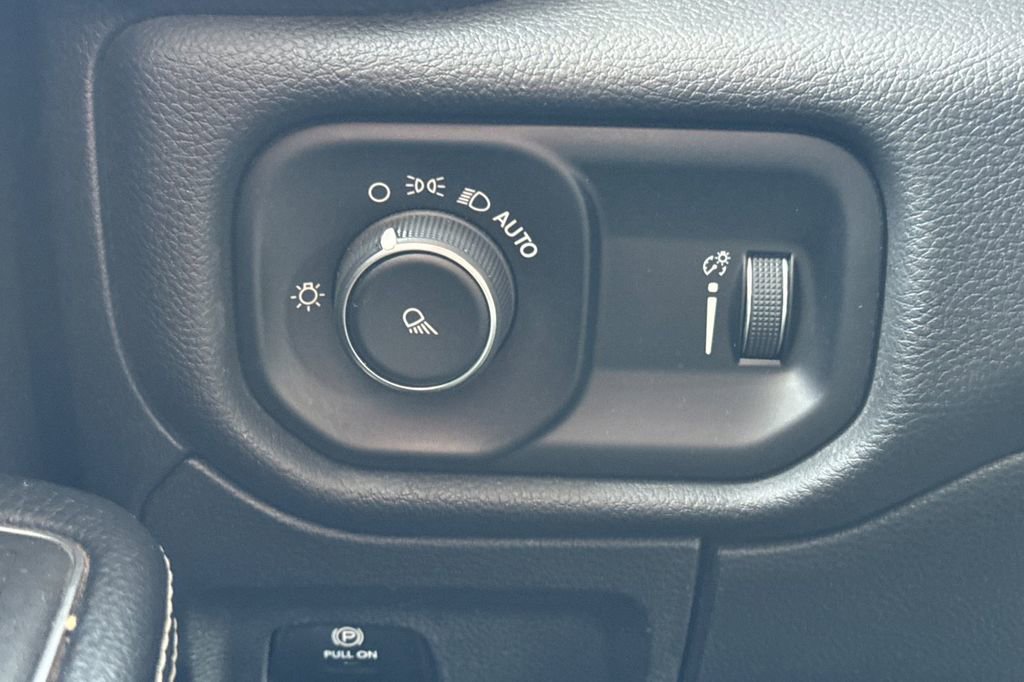 Used 2024 RAM 1500 Laramie image 38