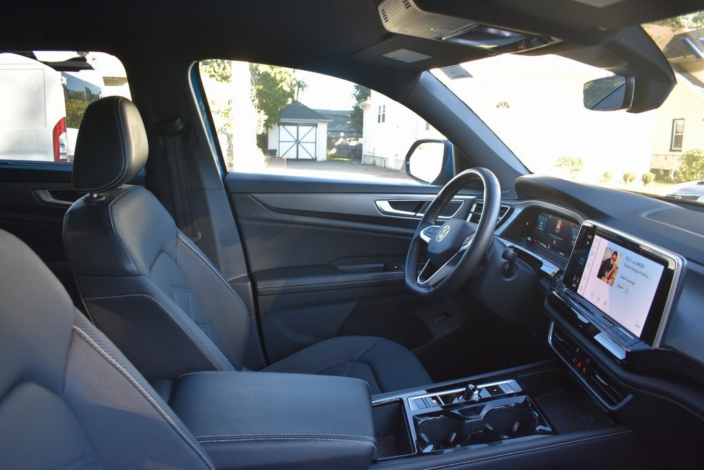 Used 2024 Volkswagen Atlas Cross Sport SE image 21