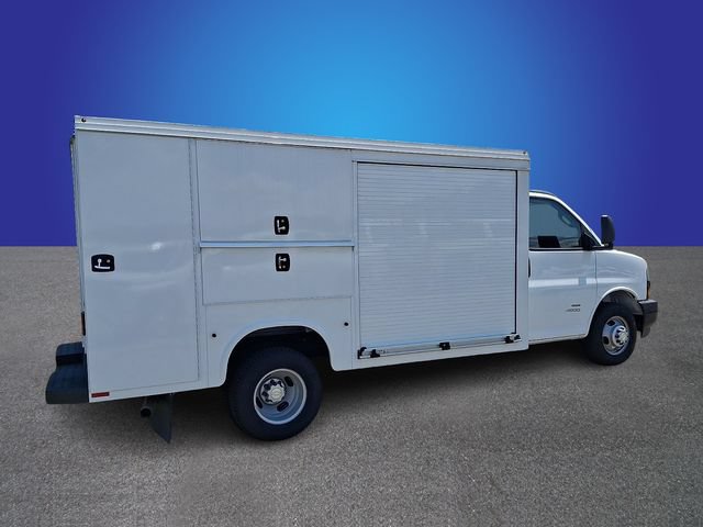 New 2024 Chevrolet Express 4500 w/ Driver Convenience Package RWD image 3