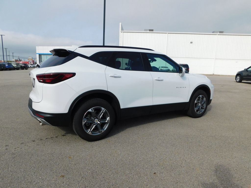 Used 2024 Chevrolet Blazer LT w/ Convenience Package image 3
