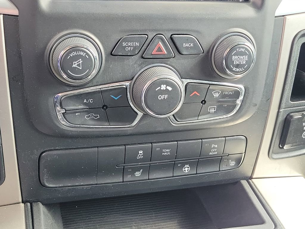 Used 2020 RAM 1500 Classic SLT w/ Luxury Group image 28