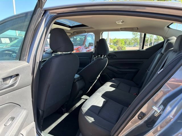 Used 2024 Nissan Altima 2.5 SV w/ SV Premium Package FWD image 19