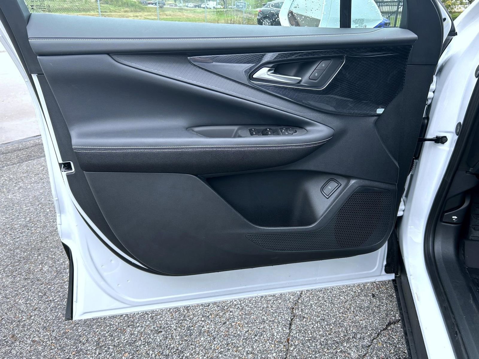 New 2026 Chevrolet Blazer EV LT image 9