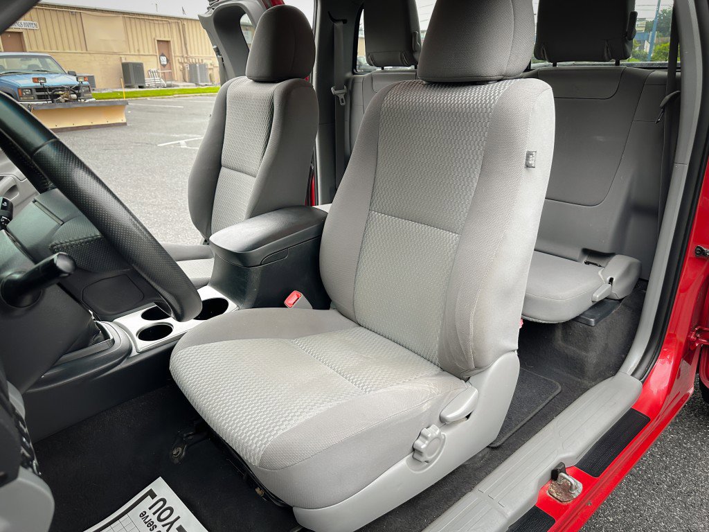 Used 2012 Toyota Tacoma image 13