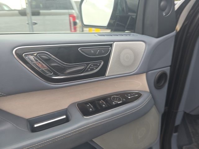 Used 2022 Lincoln Navigator Black Label image 19