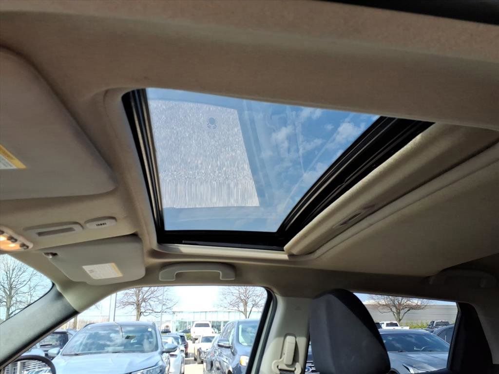 Used 2012 Nissan Juke SV image 11