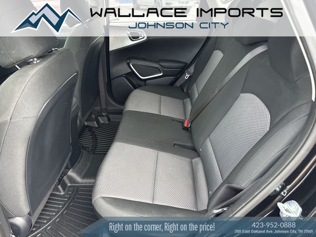 Used 2024 Kia Soul LX w/ Option Group 015 FWD image 32
