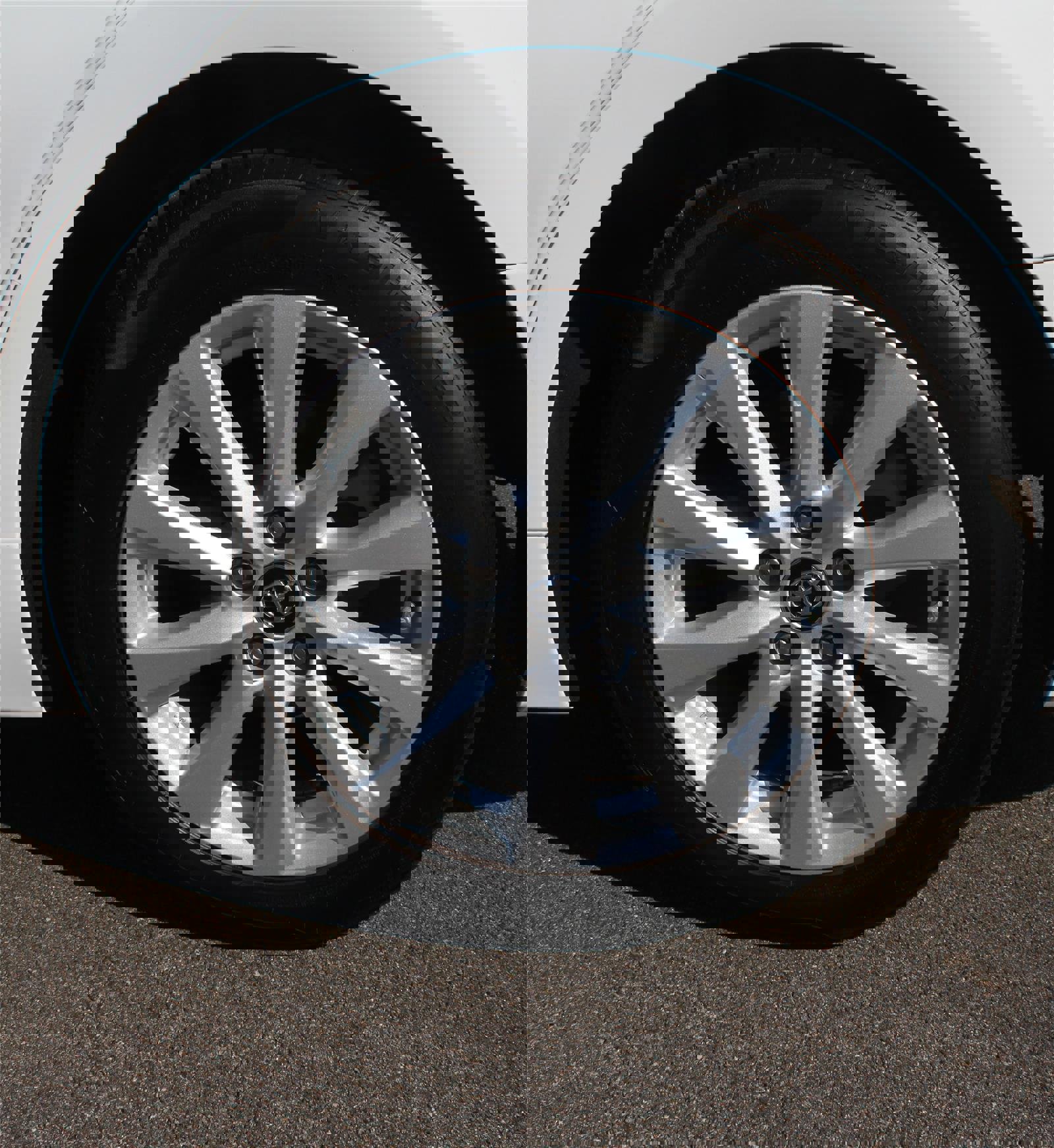 Used 2020 Toyota Camry LE image 17