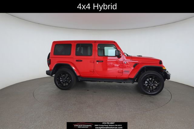 Used 2025 Jeep Wrangler Unlimited Sahara AWD/4WD image 24