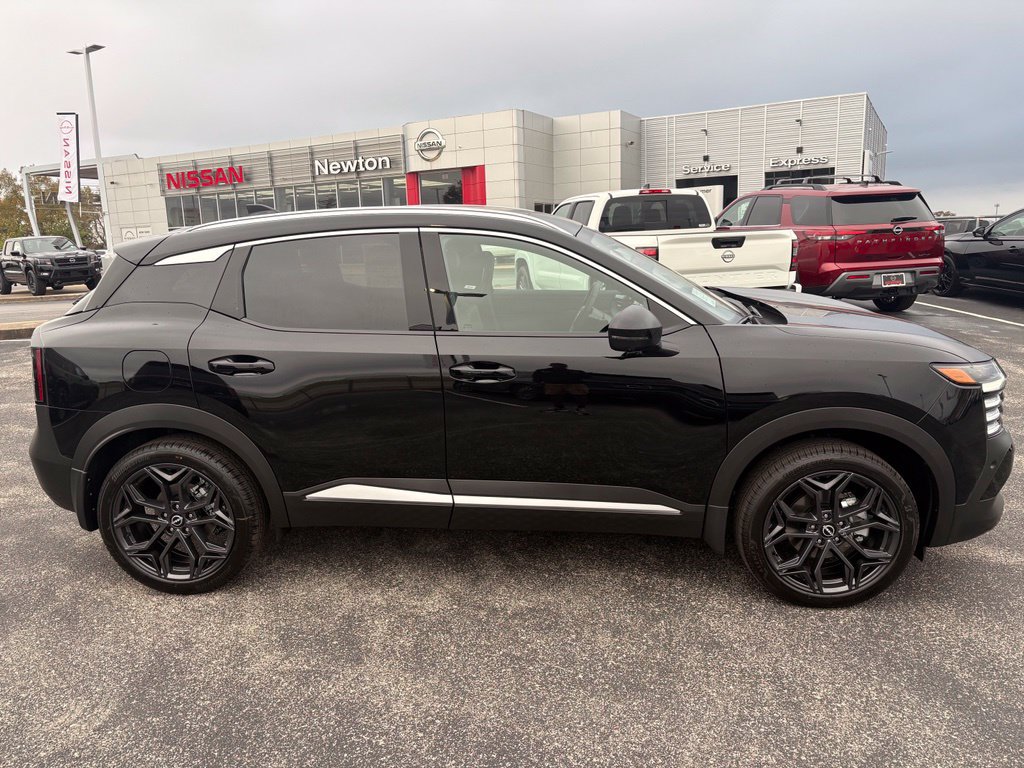New 2027 Nissan Kicks SR w/ SR Premium Package AWD/4WD image 3
