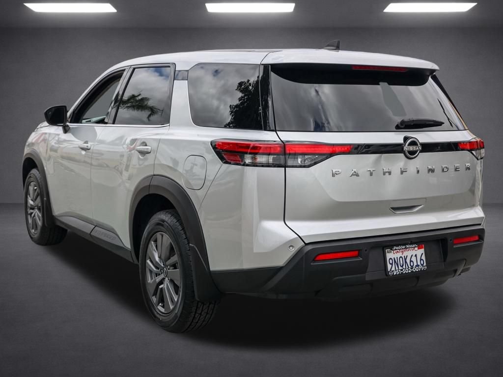 Used 2024 Nissan Pathfinder S FWD image 6