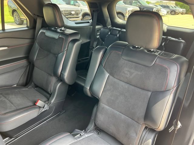Used 2025 Ford Explorer ST RWD image 20