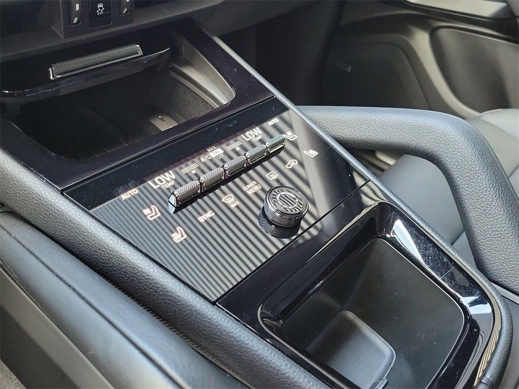 Certified 2025 Porsche Cayenne image 33