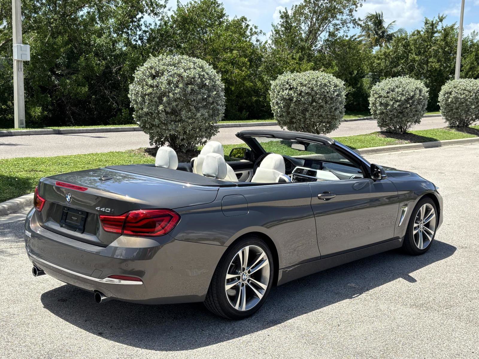 Used 2018 BMW 440i Convertible w/ Executive Package RWD image 16