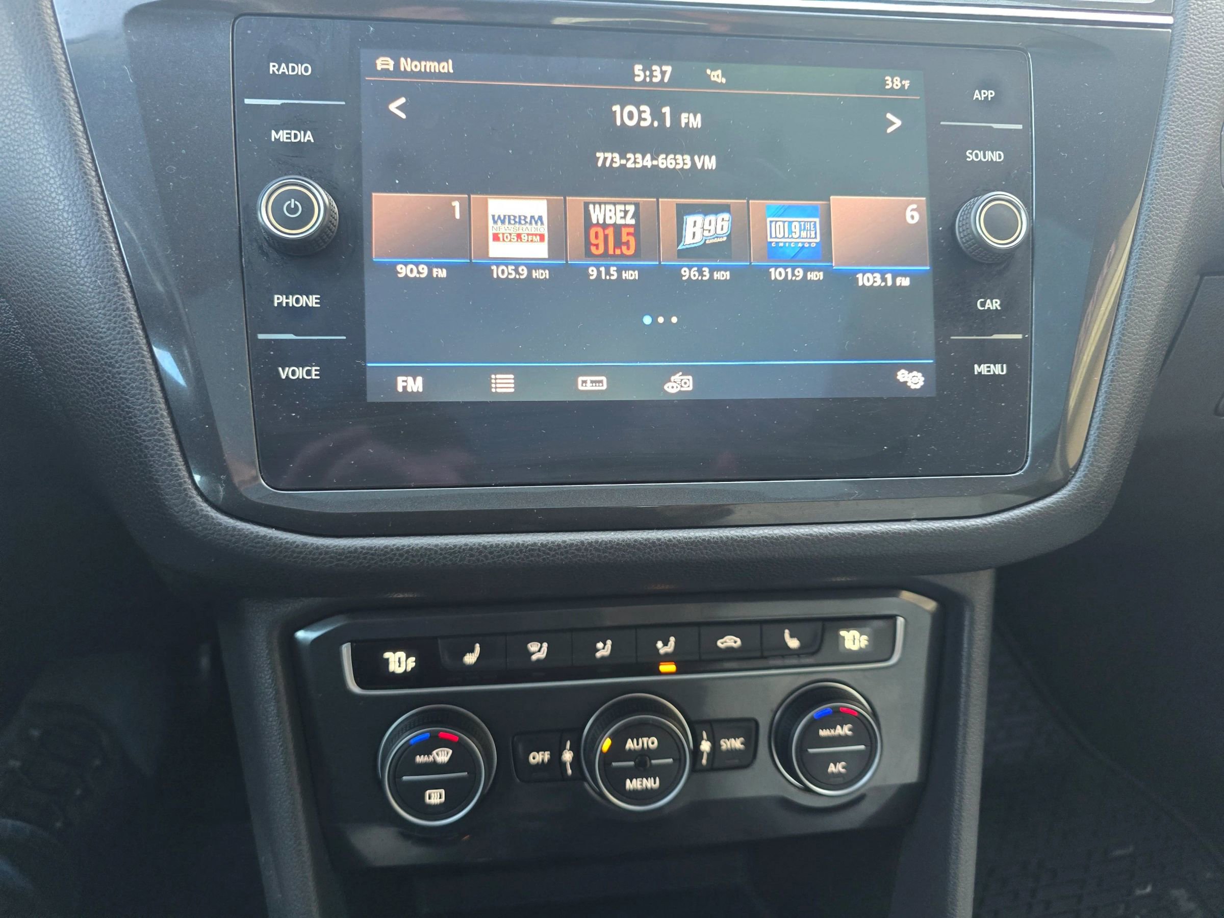 Used 2018 Volkswagen Tiguan SE w/ Panoramic Sunroof Package image 33