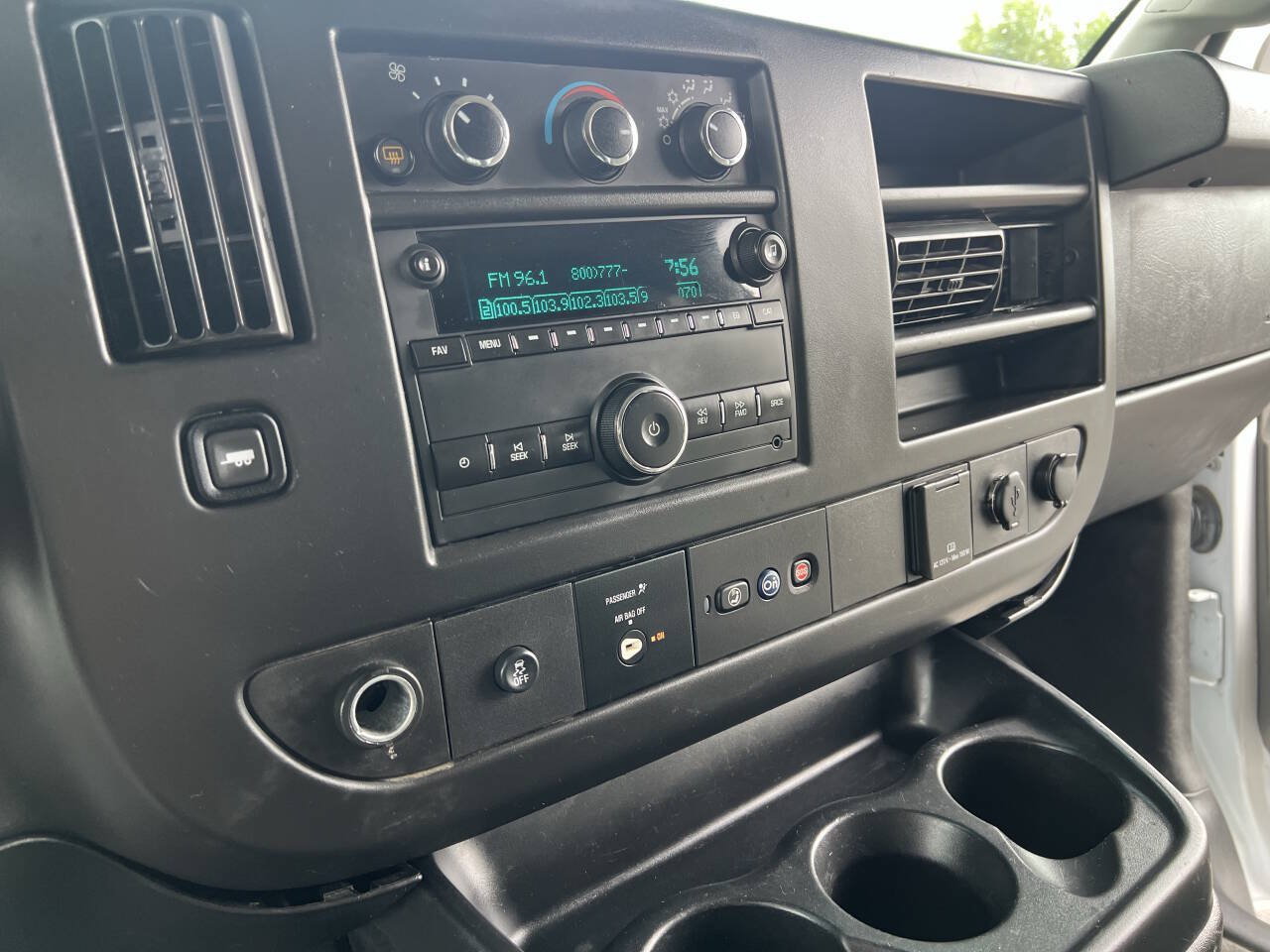 Used 2018 Chevrolet Express 3500 LT w/ LT Preferred Equipment Group RWD image 34