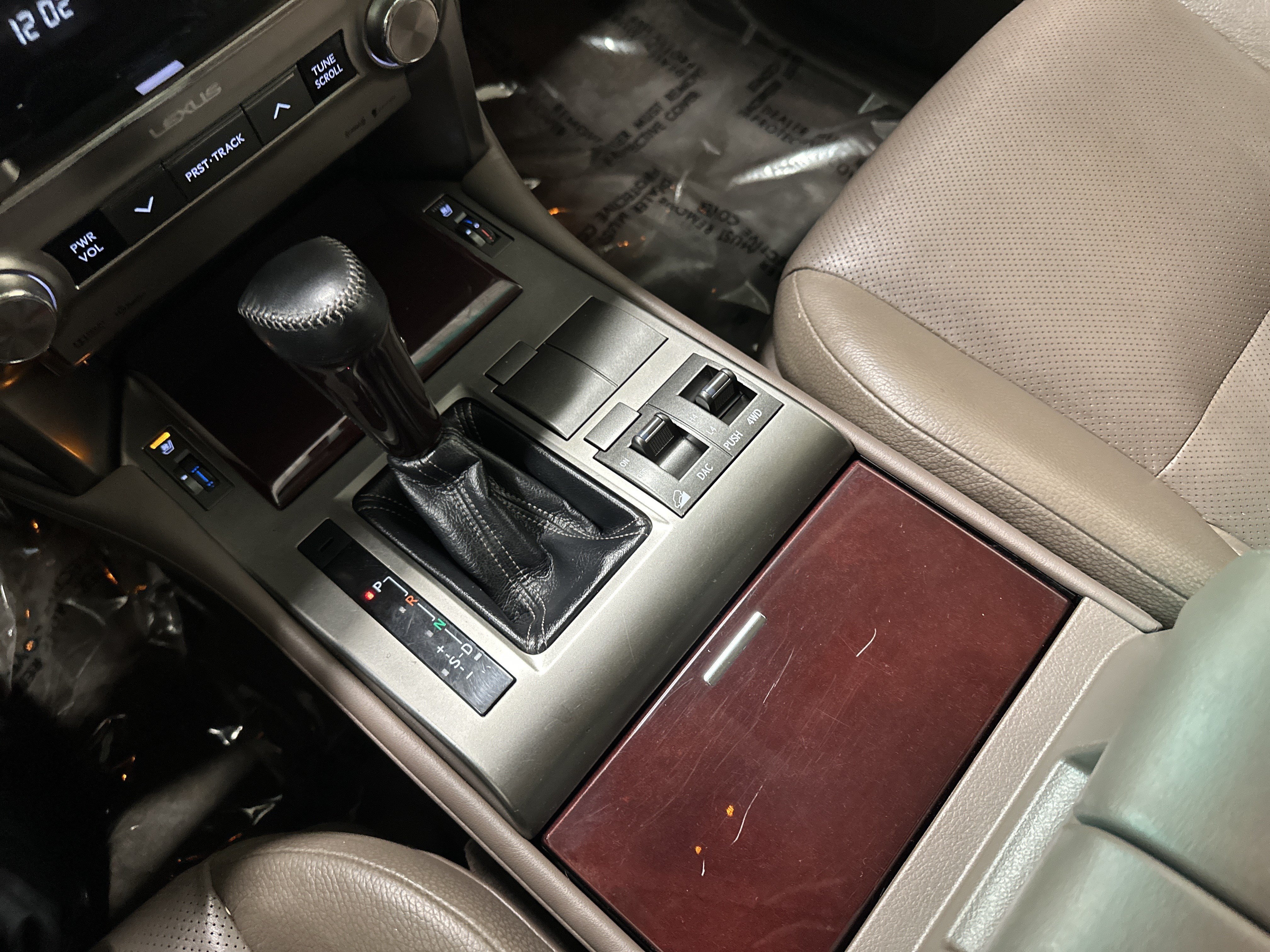 Used 2016 Lexus GX 460 w/ Premium Package AWD/4WD image 26