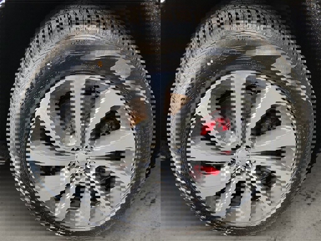 New 2024 Land Rover Discovery Sport Dynamic SE image 11