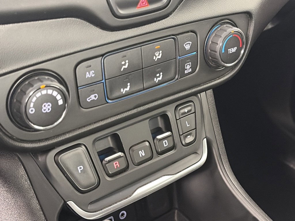 Used 2018 GMC Terrain SLE image 21