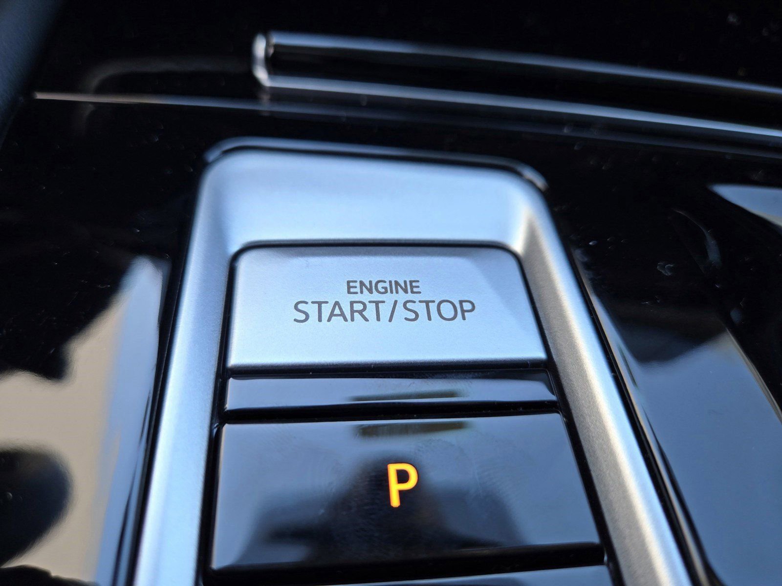 Used 2025 Volkswagen Atlas SEL image 16