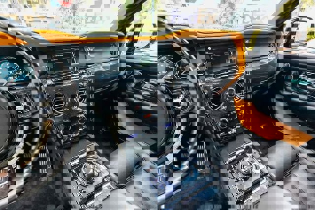 Used 2020 Rolls-Royce Cullinan Black Badge image 65