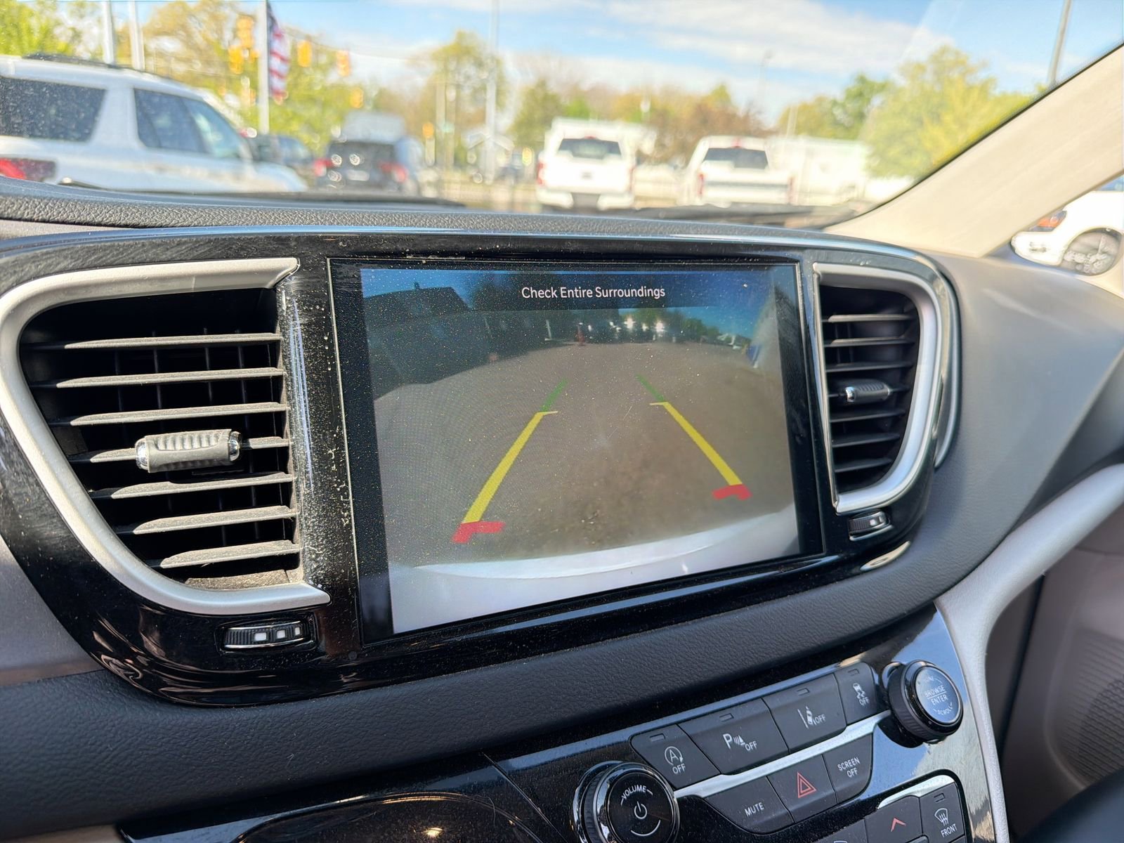 Used 2023 Chrysler Pacifica Touring-L FWD image 32