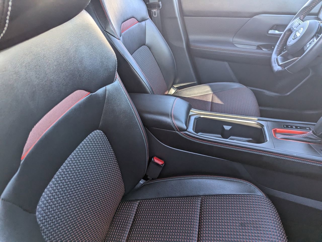 Certified 2025 Nissan Kicks SR image 10