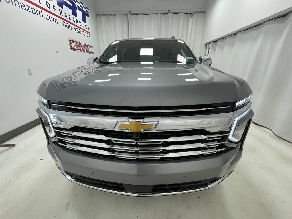 New 2026 Chevrolet Suburban Premier w/ Sun And Tow Package AWD/4WD image 2