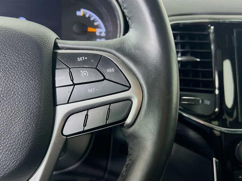 Used 2019 Jeep Grand Cherokee Altitude AWD/4WD image 22