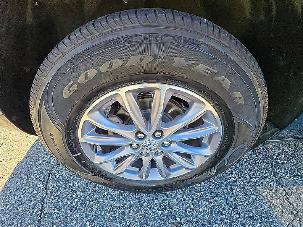 Used 2023 Buick Enclave Essence AWD/4WD image 53