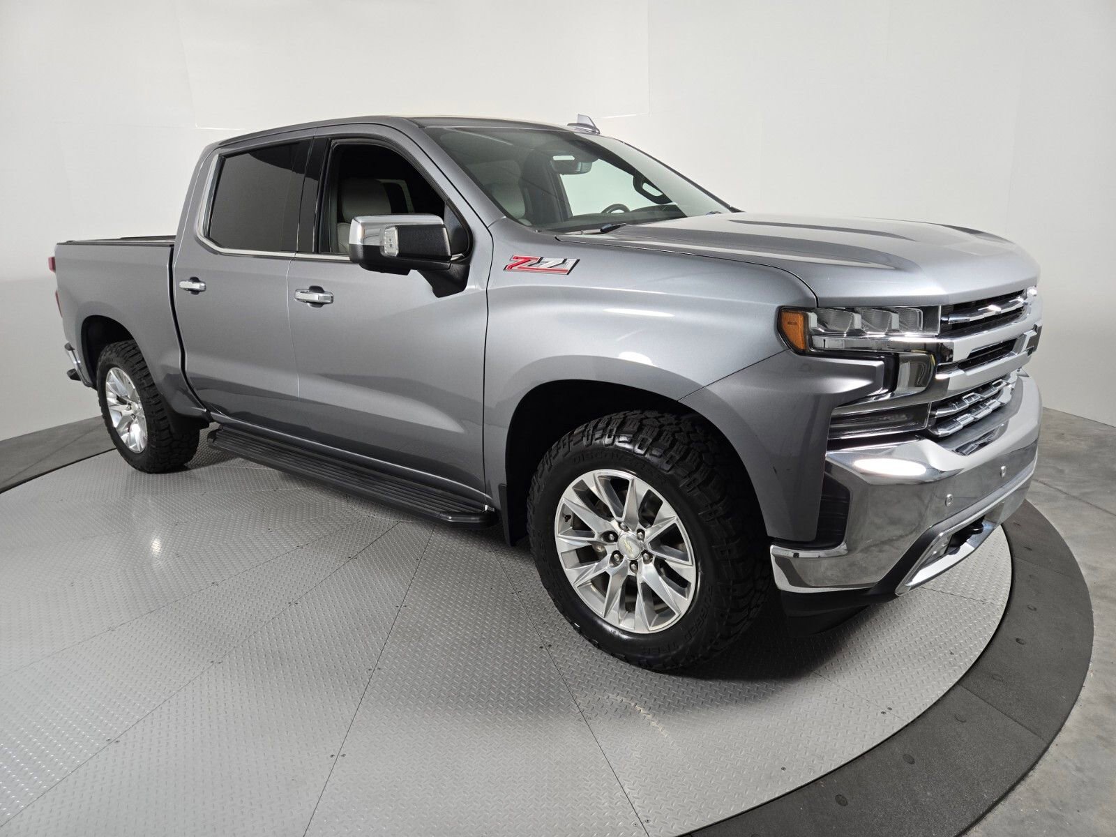 Used 2019 Chevrolet Silverado 1500 LTZ w/ LTZ Premium Package AWD/4WD image 16