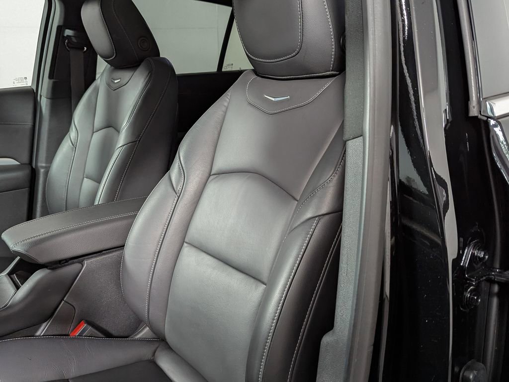 Used 2019 Cadillac XT4 Premium Luxury w/ Cold Weather Package image 18