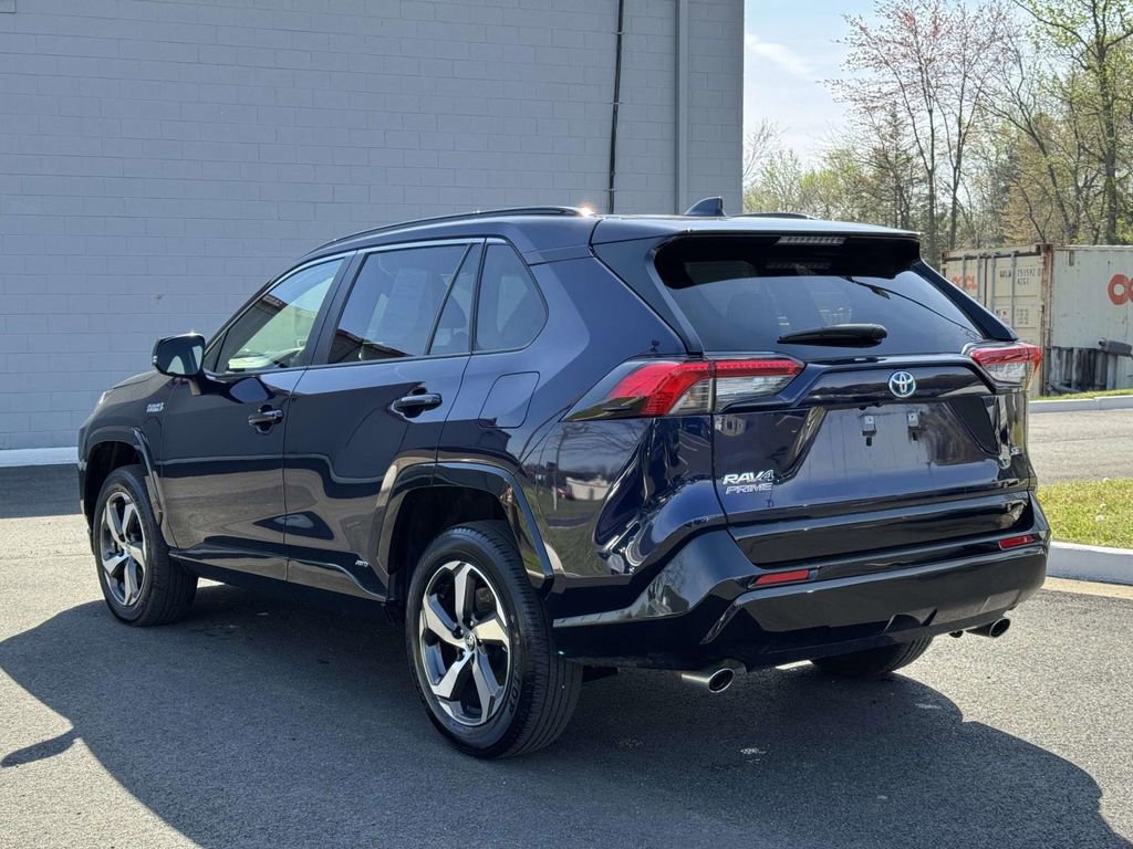 Used 2024 Toyota RAV4 SE w/ Weather & Moonroof Package image 23